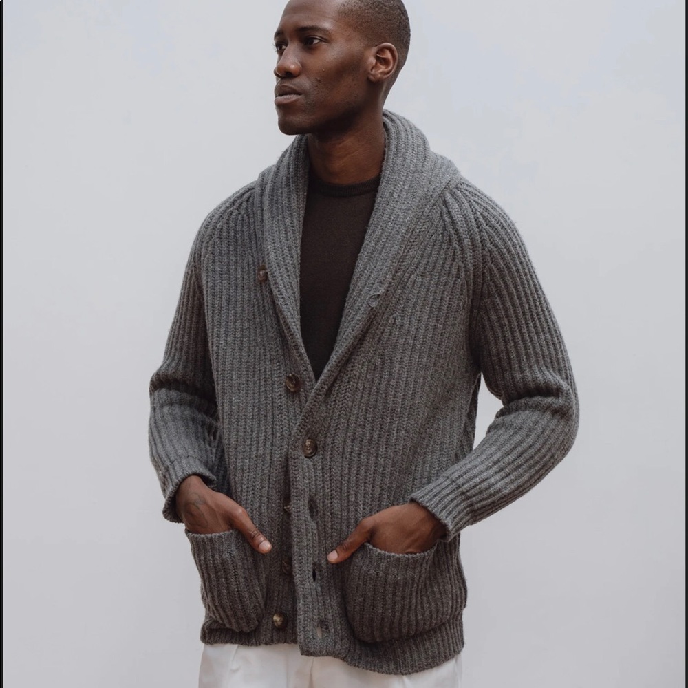 NEW Colhay’s grey cardigan men size 40 (medium) (no tag but NEW/unworn).